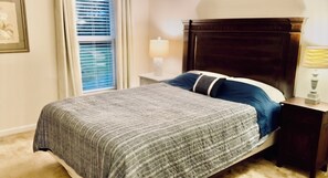 3 chambres, bureau, fer et planche à repasser, accès au Wi-Fi (inclus)