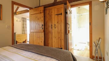 Cottage | 1 bedroom, individually decorated, individually furnished, free WiFi