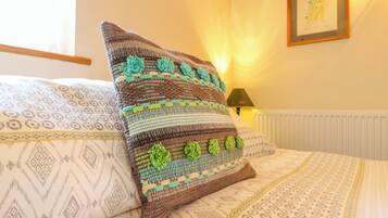Cottage | 1 bedroom, individually decorated, individually furnished, free WiFi