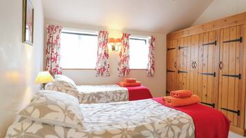 2 habitaciones, decoración personalizada y muebles diferentes