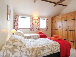 Cottage | 2 bedrooms, individually decorated, individually furnished, free WiFi - The Golden Cross (Harleston)