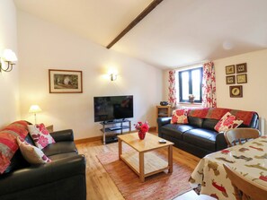 Cottage | Living area - The Golden Cross (Harleston)