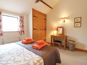 Cottage | 2 bedrooms, individually decorated, individually furnished, free WiFi
