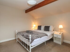 1 makuuhuone, yksilöllisesti sisustettu, yksilöllisesti kalustettu