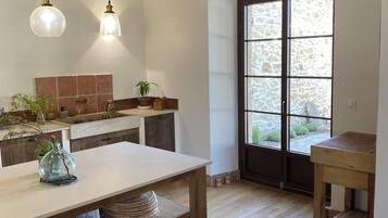 Micro-ondes, four, plaque de cuisson, lave-vaisselle