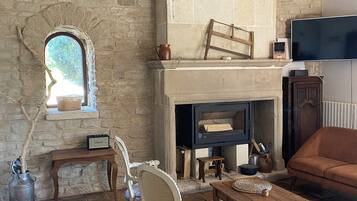 TV connectée, cheminée