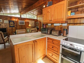 Batterie de cuisine, vaisselle et ustensiles