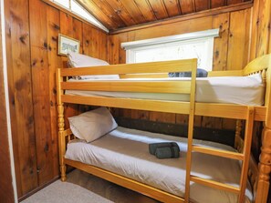 3 bedrooms, individually decorated, individually furnished, free WiFi - Ty Bedwen (Machynlleth)