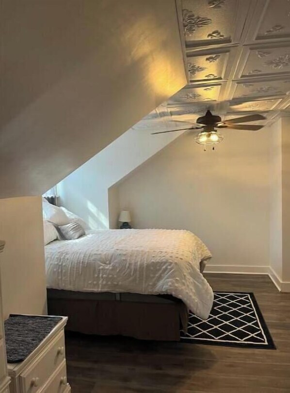 1 bedroom, desk, iron/ironing board, free WiFi