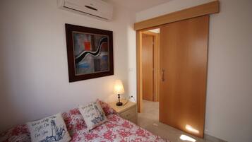 2 bedrooms, iron/ironing board