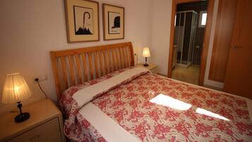 Villa | 2 bedrooms, iron/ironing board