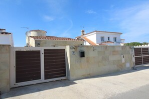 Villa | Exterior
