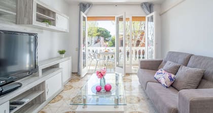 Apartment in Empuriabrava Near Sandy Beach