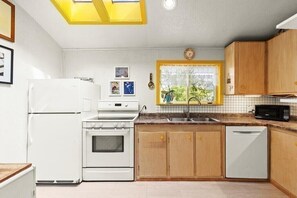 Microwave, oven, stovetop, dishwasher