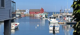 Charming bungalow with pool! Walk to Front Beach and shops! Booking Summer 2026