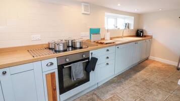 Astianpesukone, keittoastiat/astiat/ruokailuvälineet