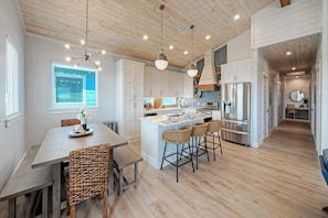 Interior - Coastal Retreat w/ Pool, Firepit, BBQ & Outdoor TV Lounge Deja Blue by Avantstay (Port Aransas)