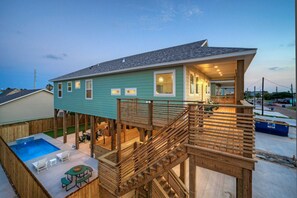 House (4 Bedrooms) | Interior - Pool, Firepit + Golf Cart Zone + Near Beach Looney Dunes by Avantstay (Port Aransas)