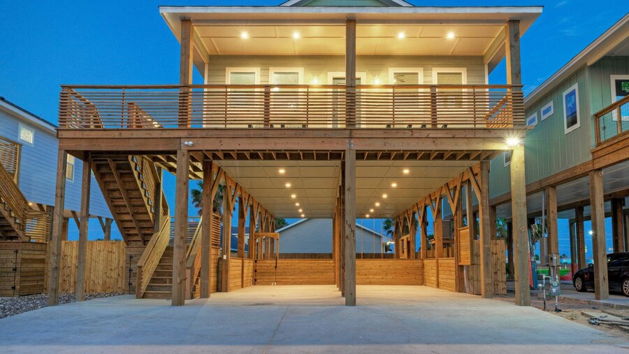Tipsy Tortoise by Avantstay Pool, Firepit + Golf Cart Zone + Near Beach