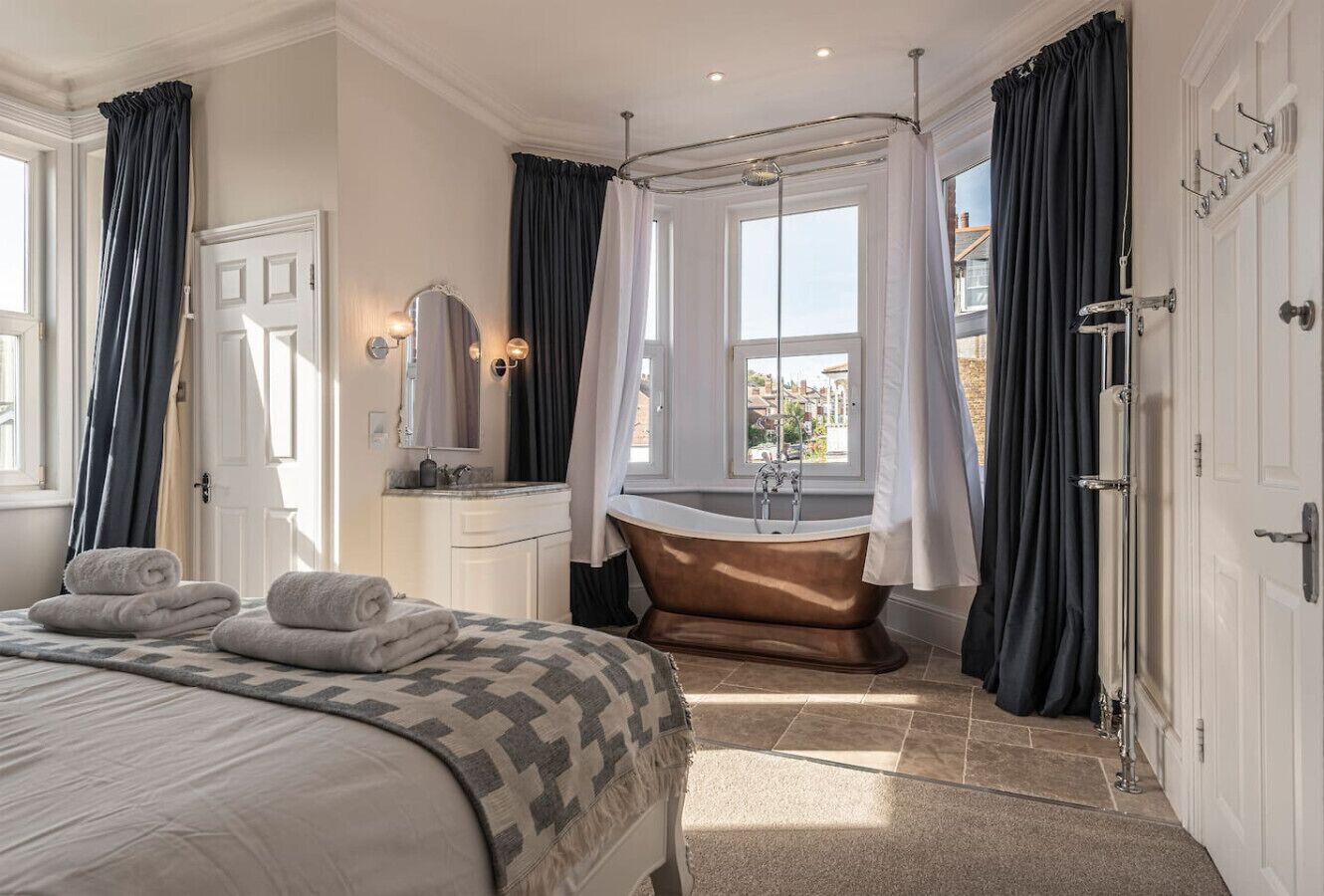 4 Schlafzimmer, Schreibtisch, Bügeleisen/Bügelbrett, kostenloses WLAN