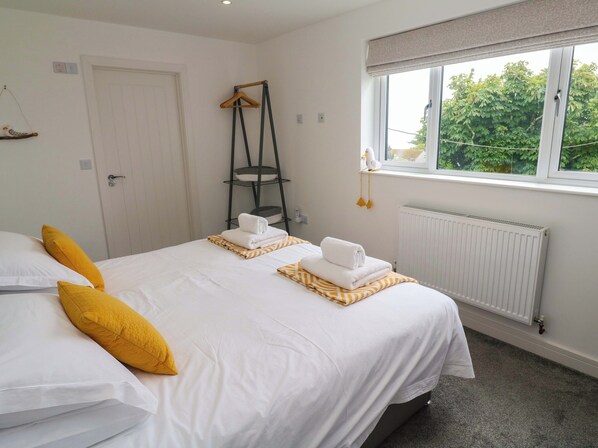 4 室のベッドルーム、客室ごとに異なる装飾、客室ごとに異なるインテリア、WiFi (無料)