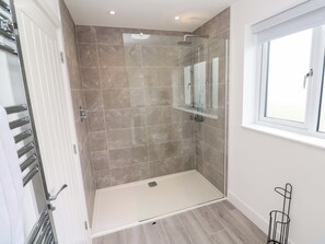 Shower - Miramar (St Ives)