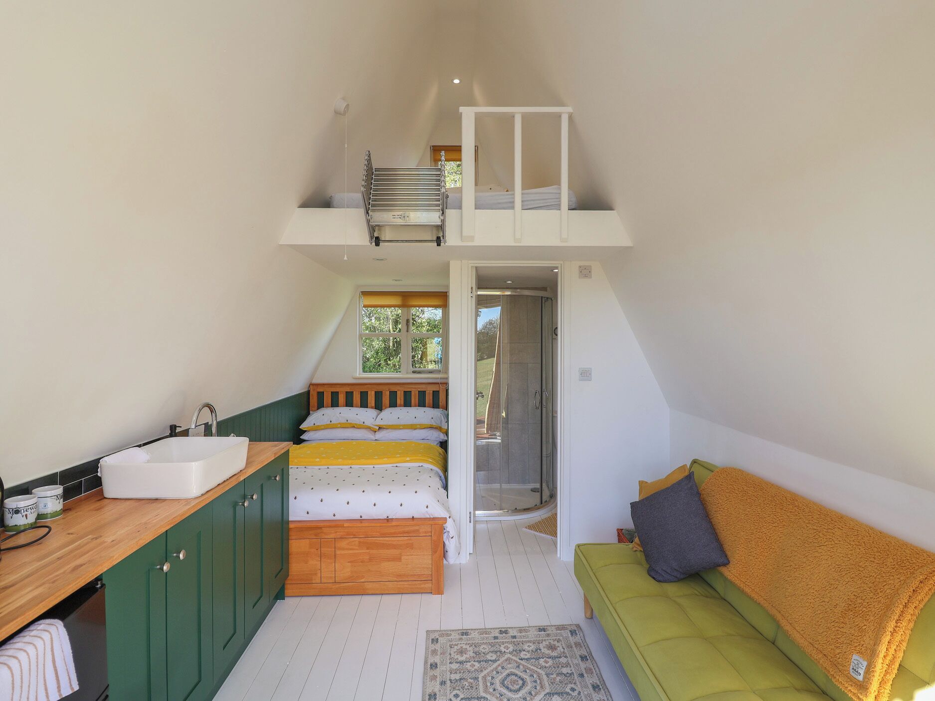 2 bedrooms, individually decorated, individually furnished, free WiFi