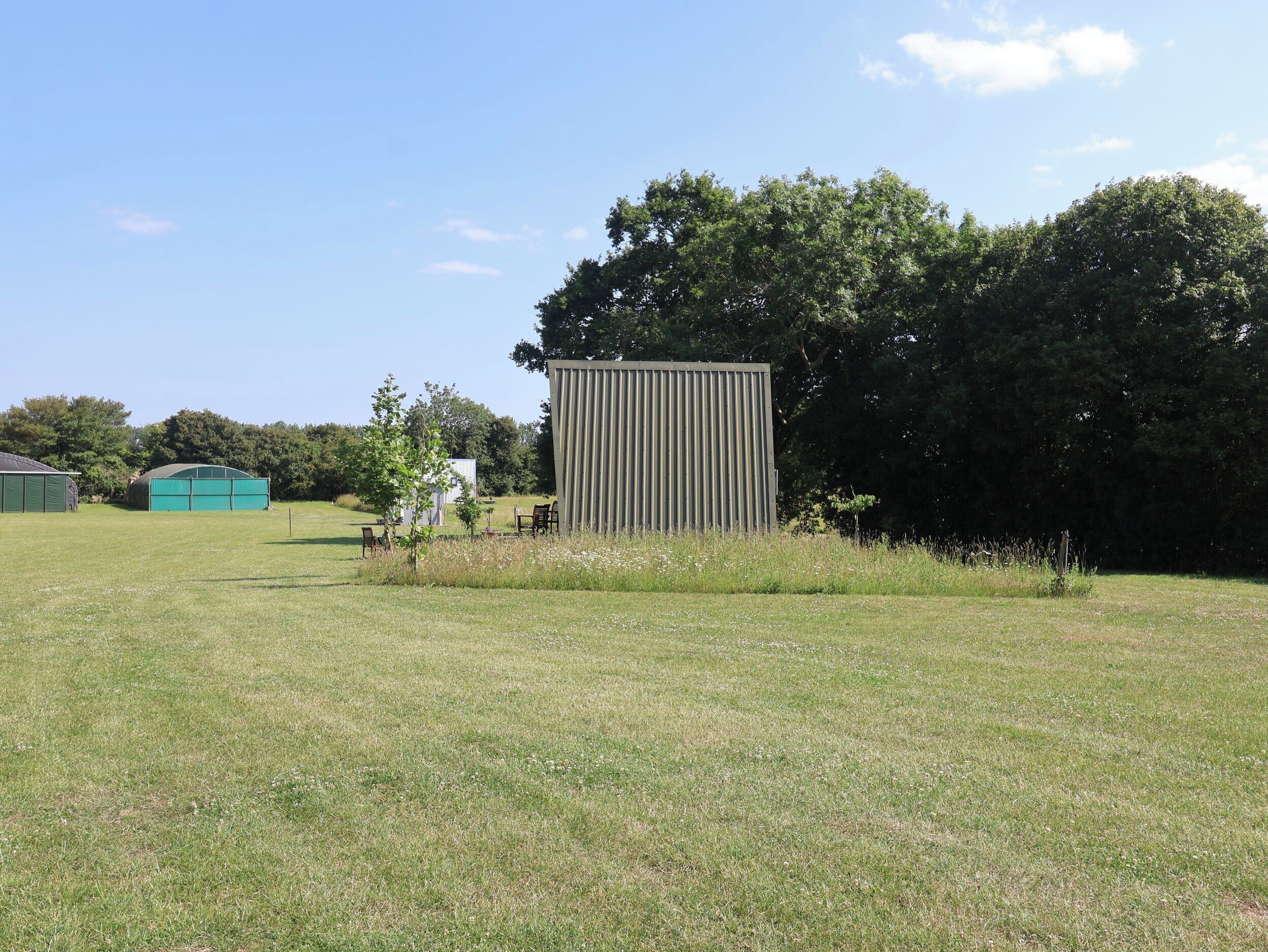 كوخ | المنطقة المحيطة بالمنشأة