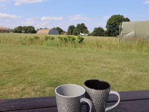 Cottage | Property grounds - Robin (Woodbridge)