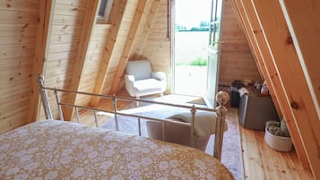 1 bedroom, individually decorated, individually furnished, free WiFi