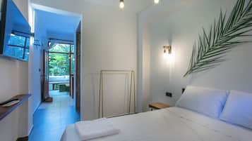 Studio, pemandangan kebun | Tirai kedap cahaya, setrika/meja setrika, dan Wi-Fi gratis
