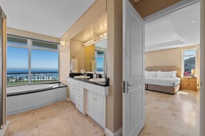 4 Schlafzimmer, Schreibtisch, Bügeleisen/Bügelbrett, WLAN