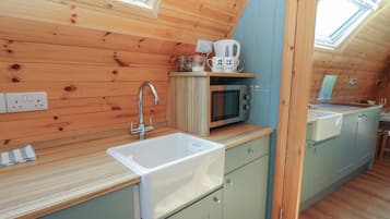 Dụng cụ nấu nướng/bát dĩa/dao nĩa