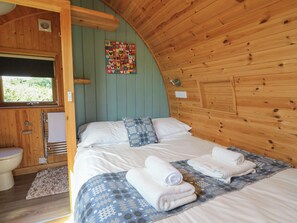 1 kamar tidur dan didekorasi berbeda-beda