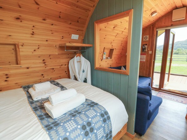 1 bedroom, individually decorated, individually furnished, free WiFi