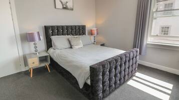 2 bilik tidur, dihias secara berasingan