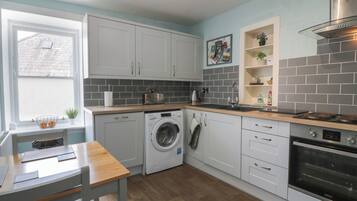 Dishwasher, cookware/dishes/utensils