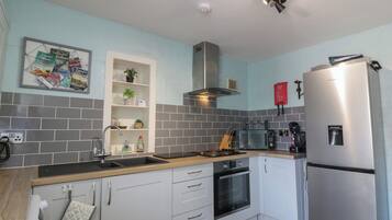 Dishwasher, cookware/dishes/utensils