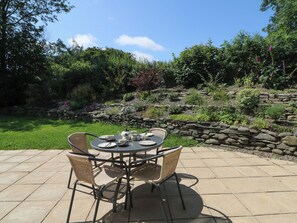 Outdoor dining - Felin Gogoyan (Tregaron)