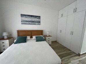 2 quartos, ferros/tábuas de passar roupa, Wi-Fi, roupa de cama