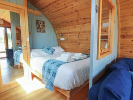 1 habitación, decoración personalizada y muebles diferentes 