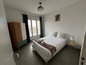 Apartment | 3 bedrooms, iron/ironing board - Modern Apartment for 9 in Loire (Le Mans)