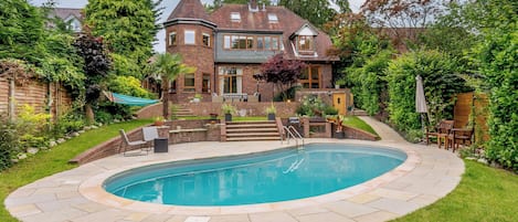 Piscine extérieure