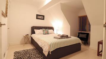 5 kamar tidur dan didekorasi berbeda-beda