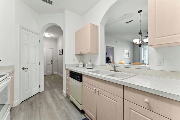 Apartment | 3 bedrooms - Resort Condo 3BR - Pool Balcony Near Disney (Kissimmee)