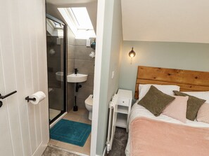 4 bedrooms, individually decorated, individually furnished, free WiFi - 10 Keekle Terrace (Cleator Moor)