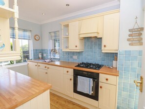 Køkkentøj/tallerkener/redskaber