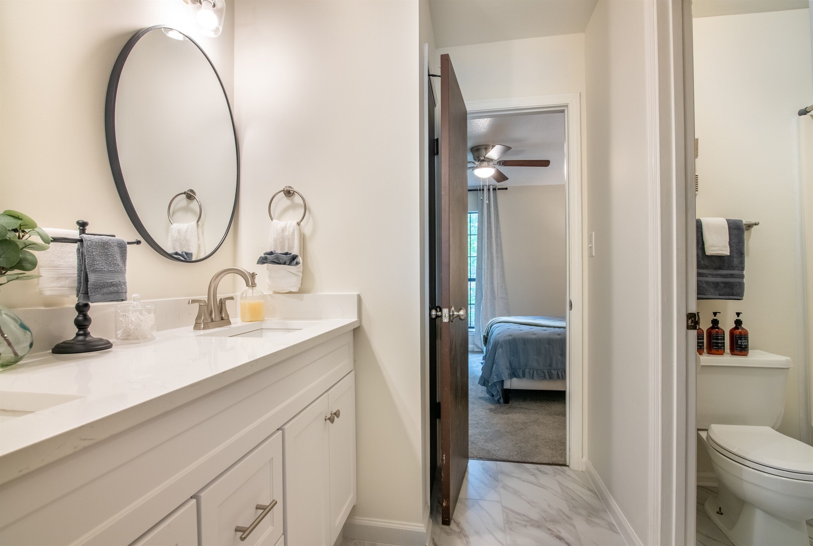 Hårtork och handdukar