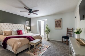 2 chambres, fer et planche à repasser, Wi-Fi, draps fournis