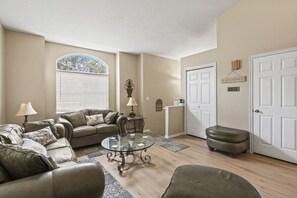 Smart TV, DVD player, books, stereo
